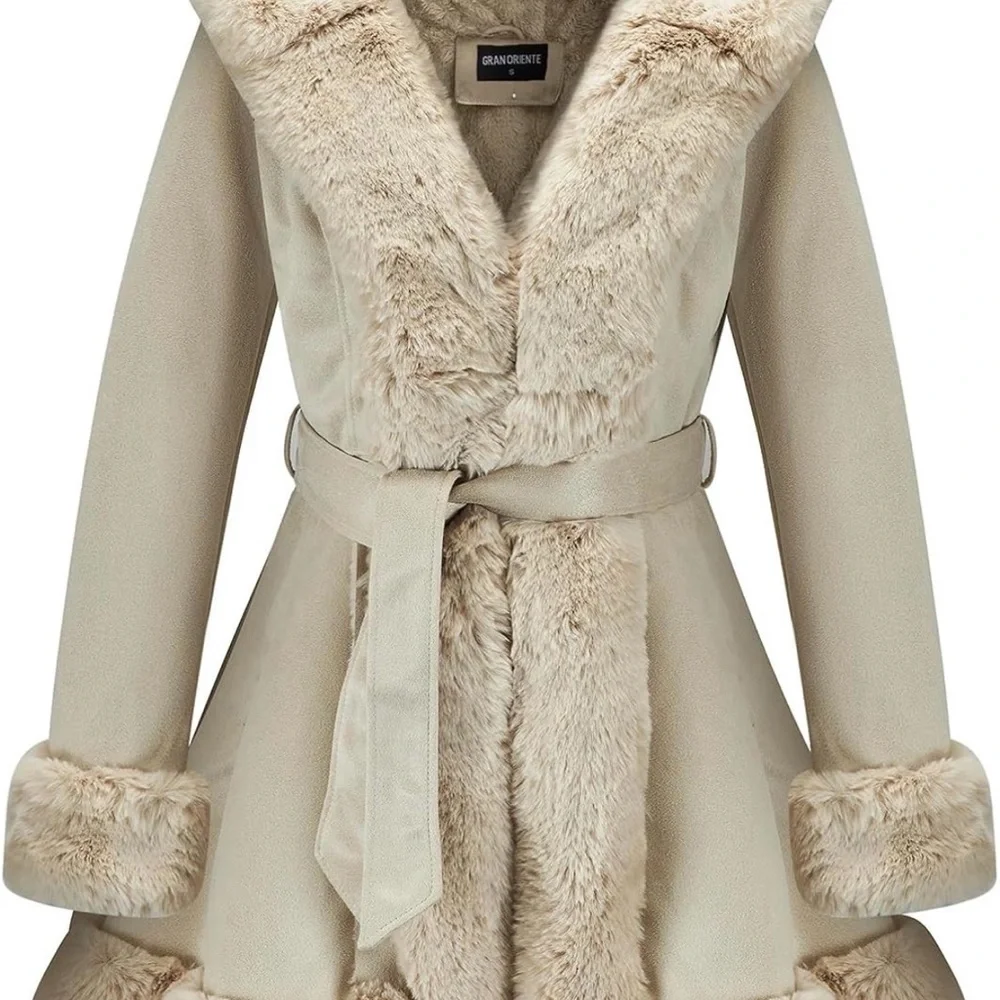 NWT Women's Cream Faux Fur Coat